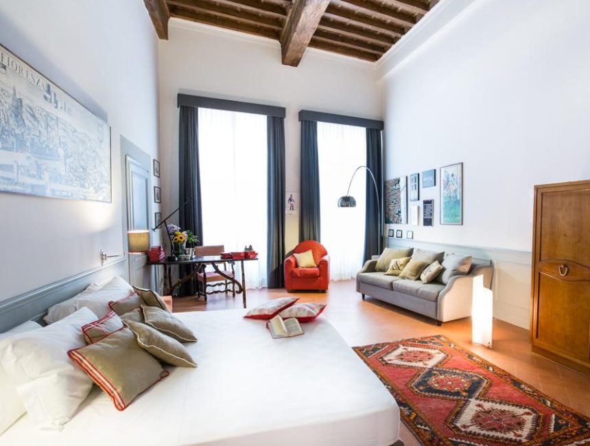 Soprarno Suites