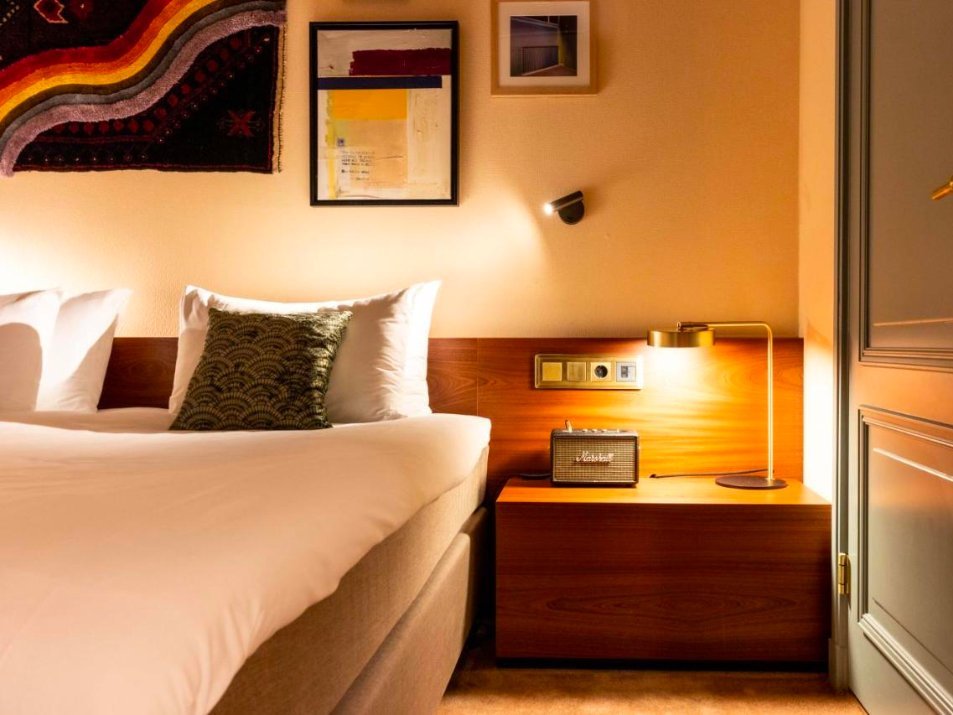 gay friendly hotels Mercier nederland