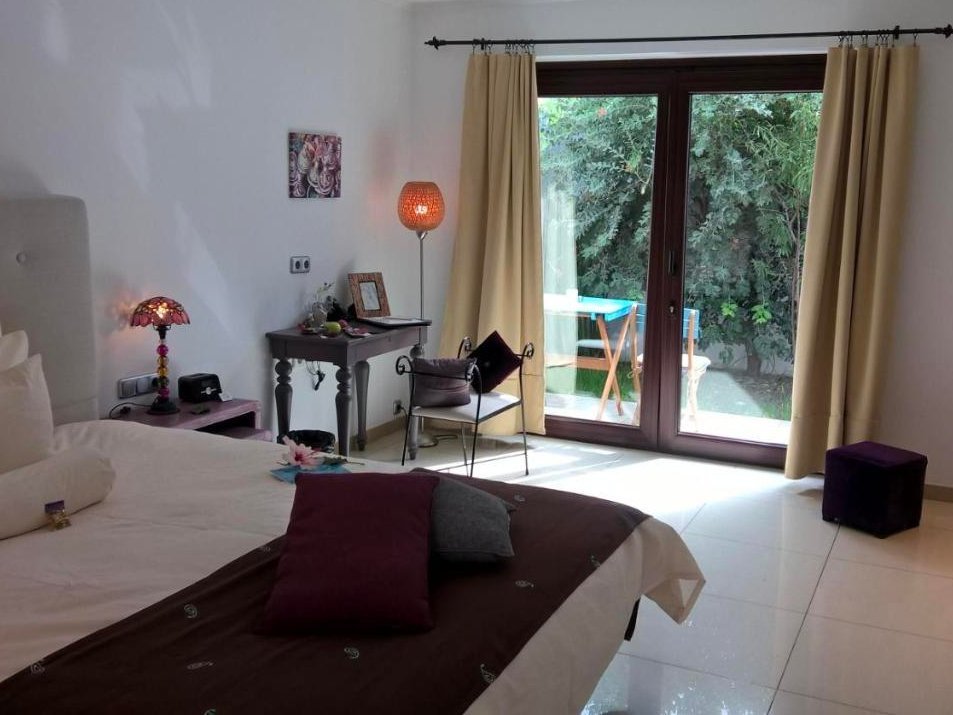 Birdcage Gay Men Resort and Lifestyle Hotel