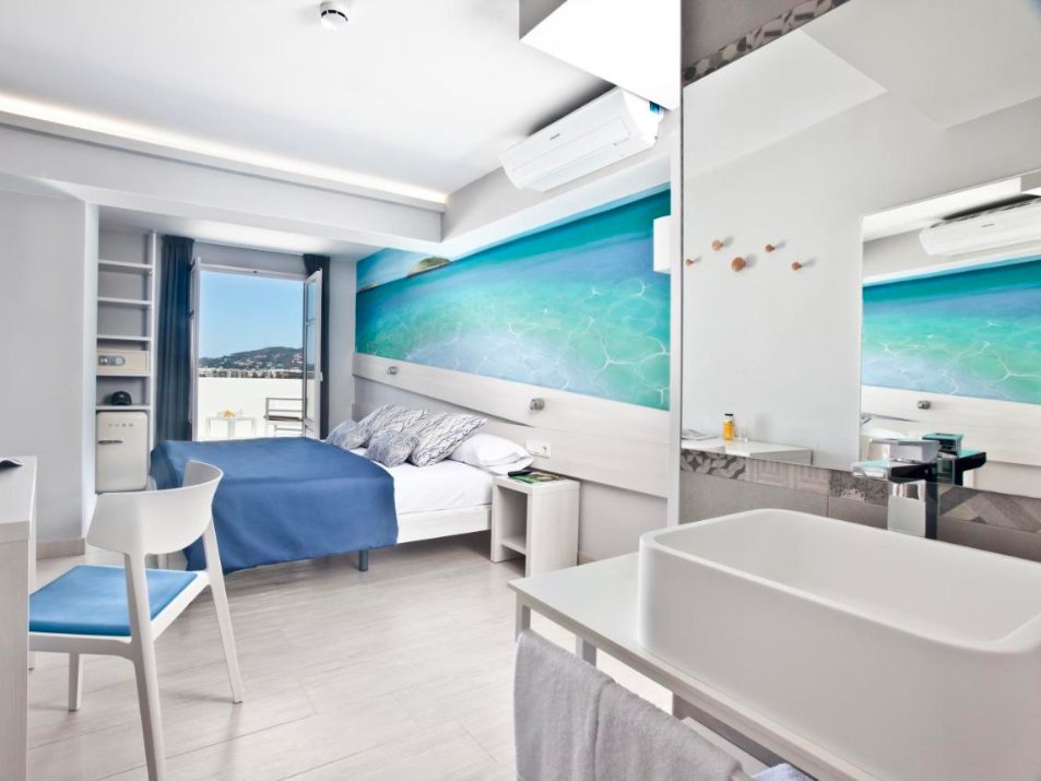 Hotel Ryans La Marina Ibiza