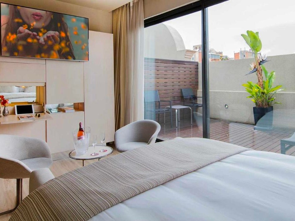 Cram Hotel