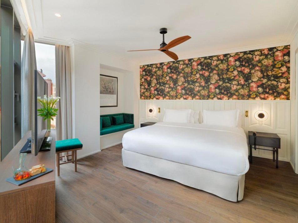 H10 Casanova Barcelona gay hotel