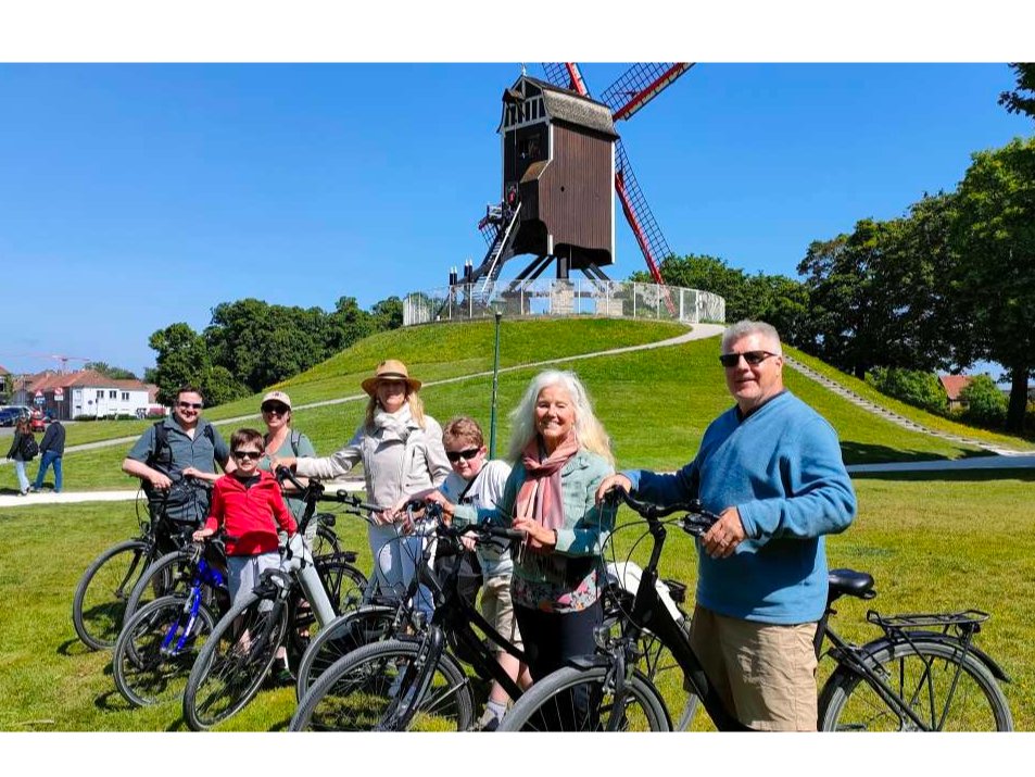 Fietstocht door de oude stad brugge