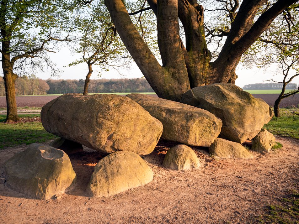 hunnebedden drenthe bezienswaardigheden